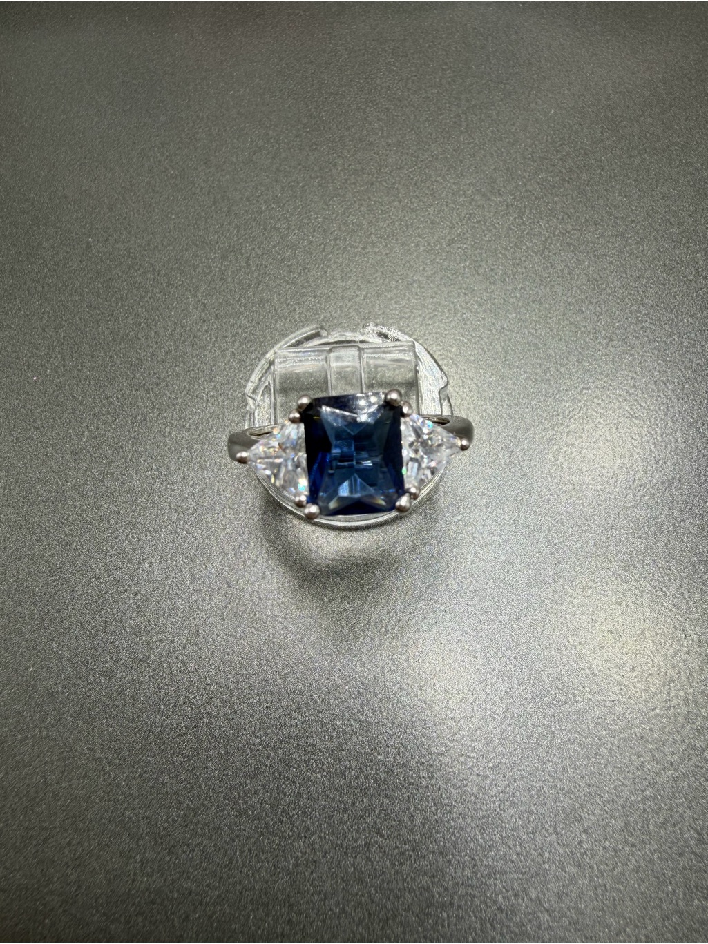 Vintage Avon Blue Stone Ring With Clear Trillion Side Stones - #450r